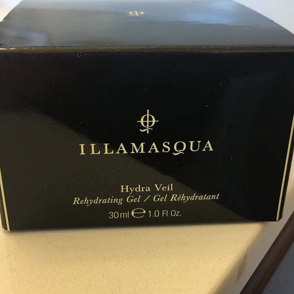 Illamasqua Hydra Veil